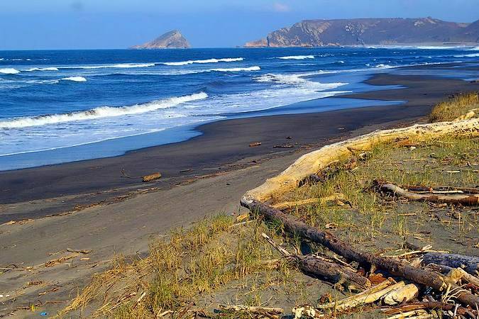 Pesca en la Playa de San Juan de la Arena | Asturias